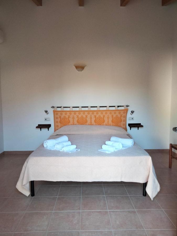 Agriturismo I Doni Del Mandorlo 阿尔盖罗 外观 照片